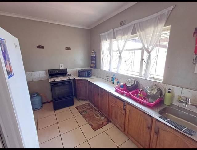4 BEDROOM PROPERTY TO RENT IN UNITAS PARK